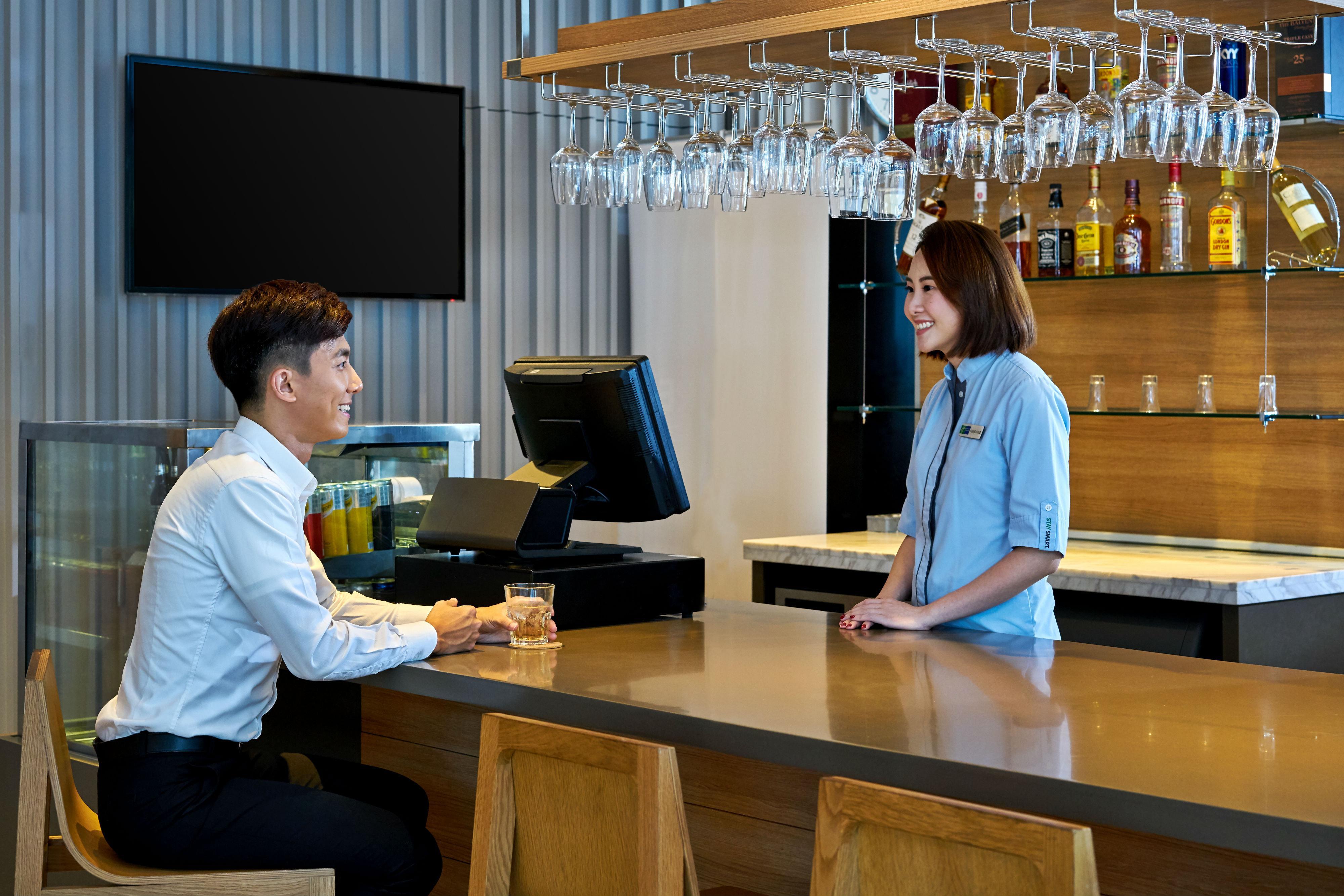 Holiday Inn Express Kota Kinabalu City Centre By Ihg Εξωτερικό φωτογραφία