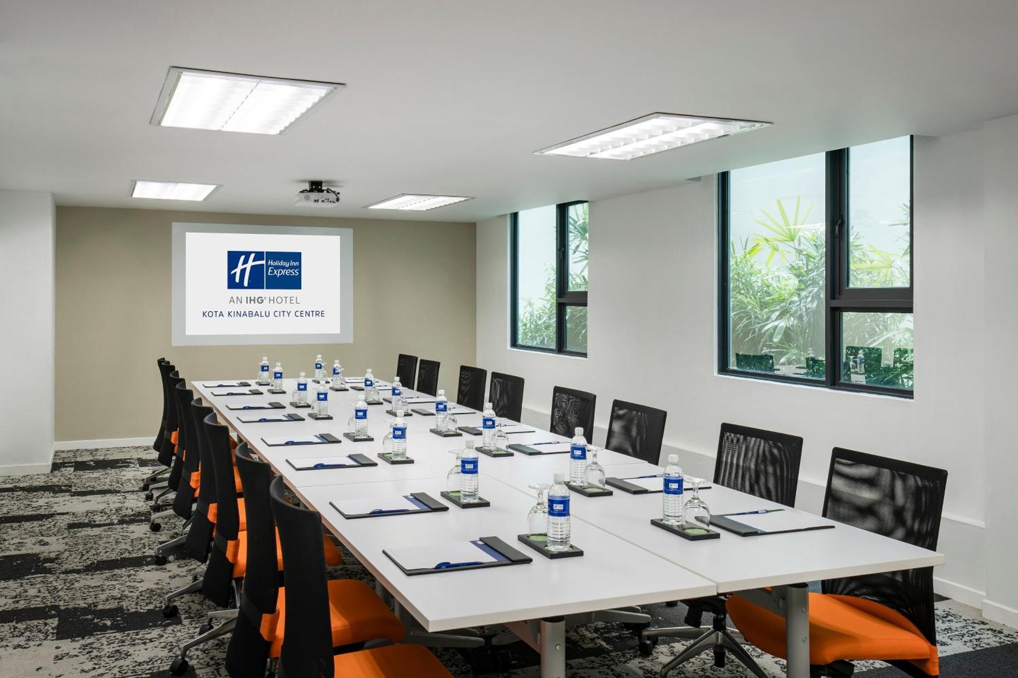 Holiday Inn Express Kota Kinabalu City Centre By Ihg Εξωτερικό φωτογραφία