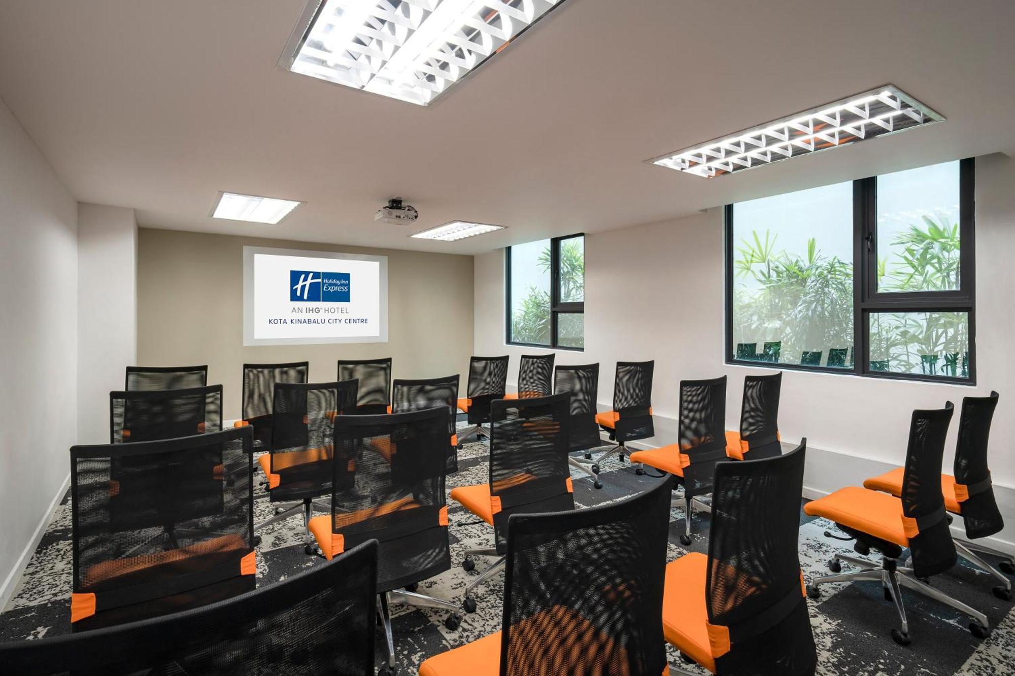 Holiday Inn Express Kota Kinabalu City Centre By Ihg Εξωτερικό φωτογραφία