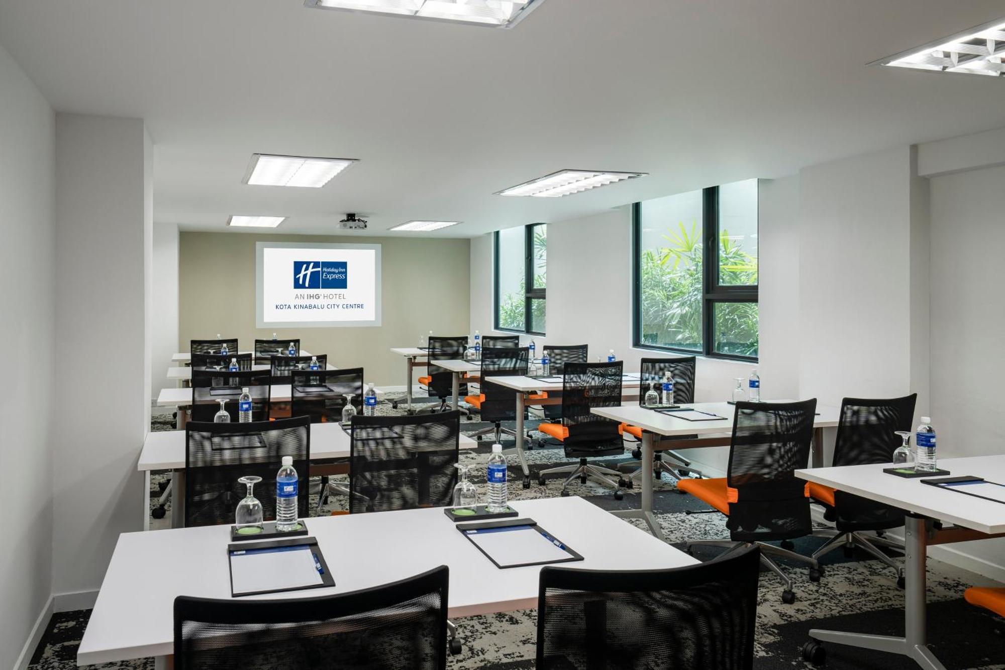 Holiday Inn Express Kota Kinabalu City Centre By Ihg Εξωτερικό φωτογραφία